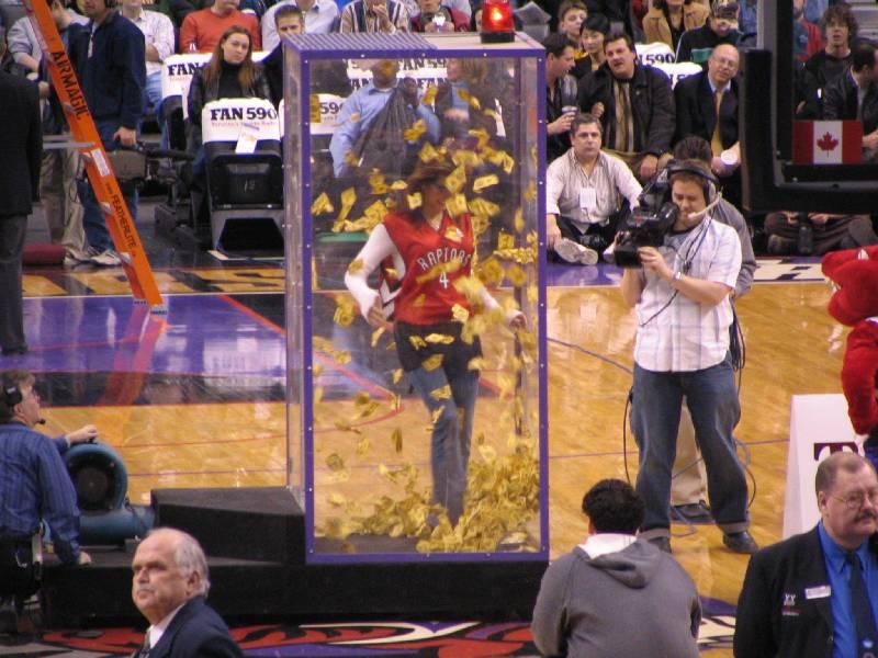 Raptors - 02.04.2005 063.jpg